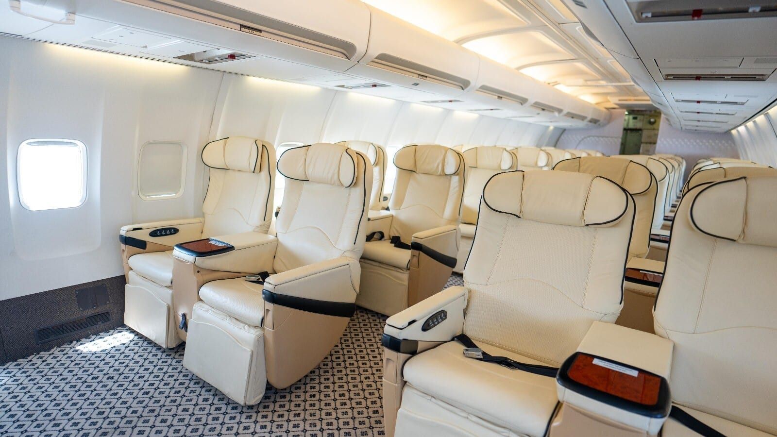 1991 Boeing B737-500 VIP: Aft cabin