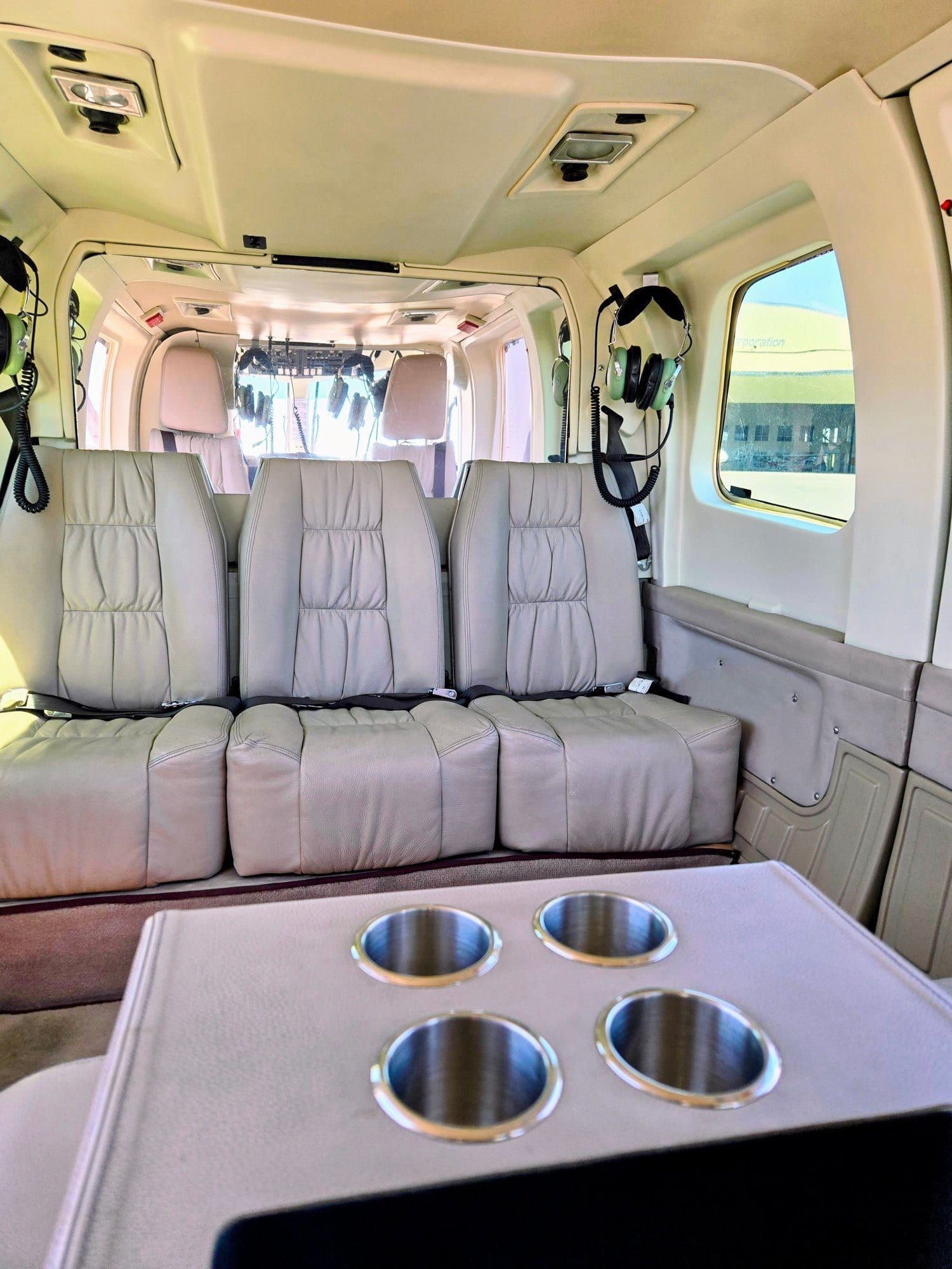 1992 Bell 230: Cabin – aft bench
