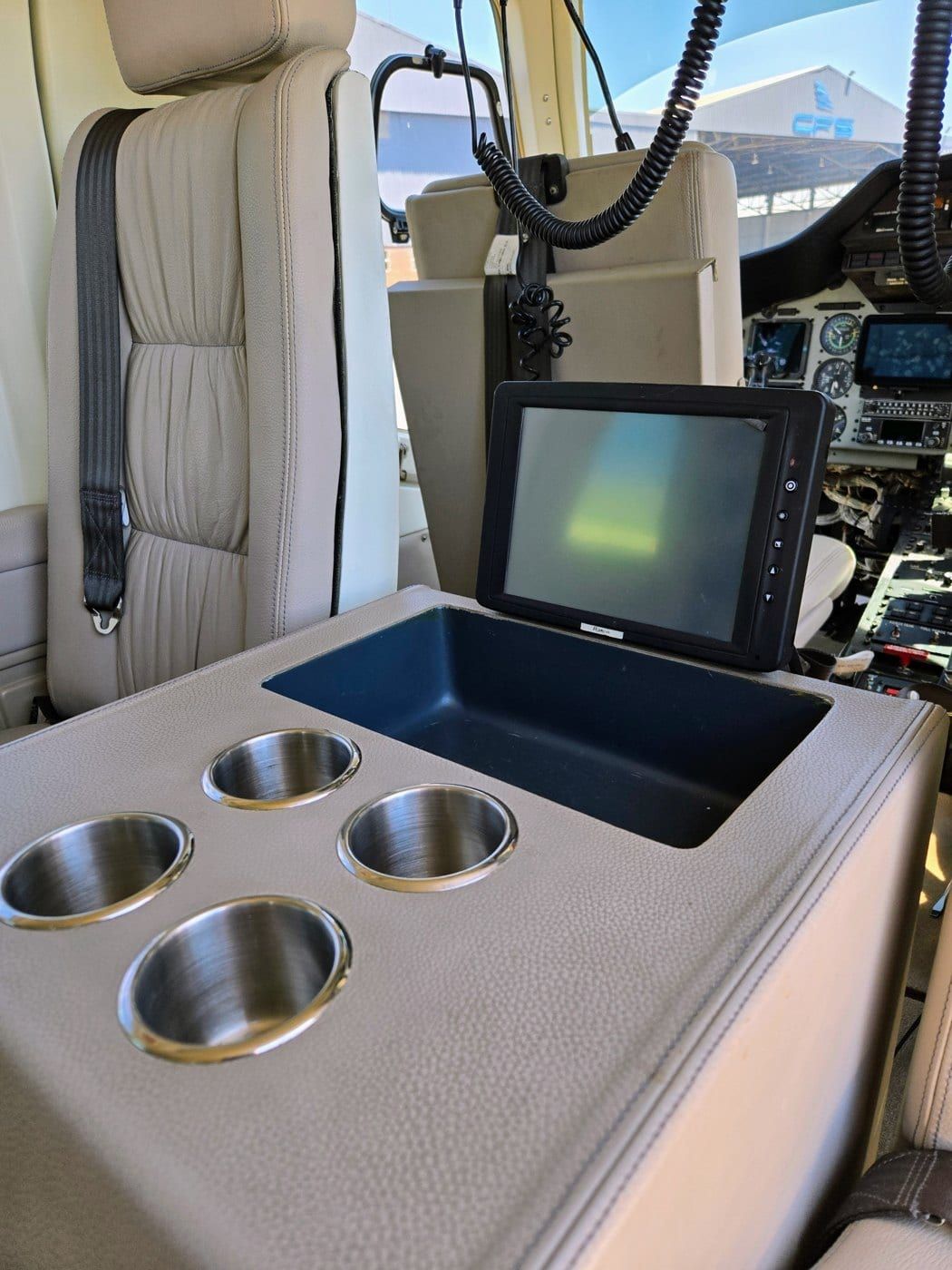 1992 Bell 230: Centre console