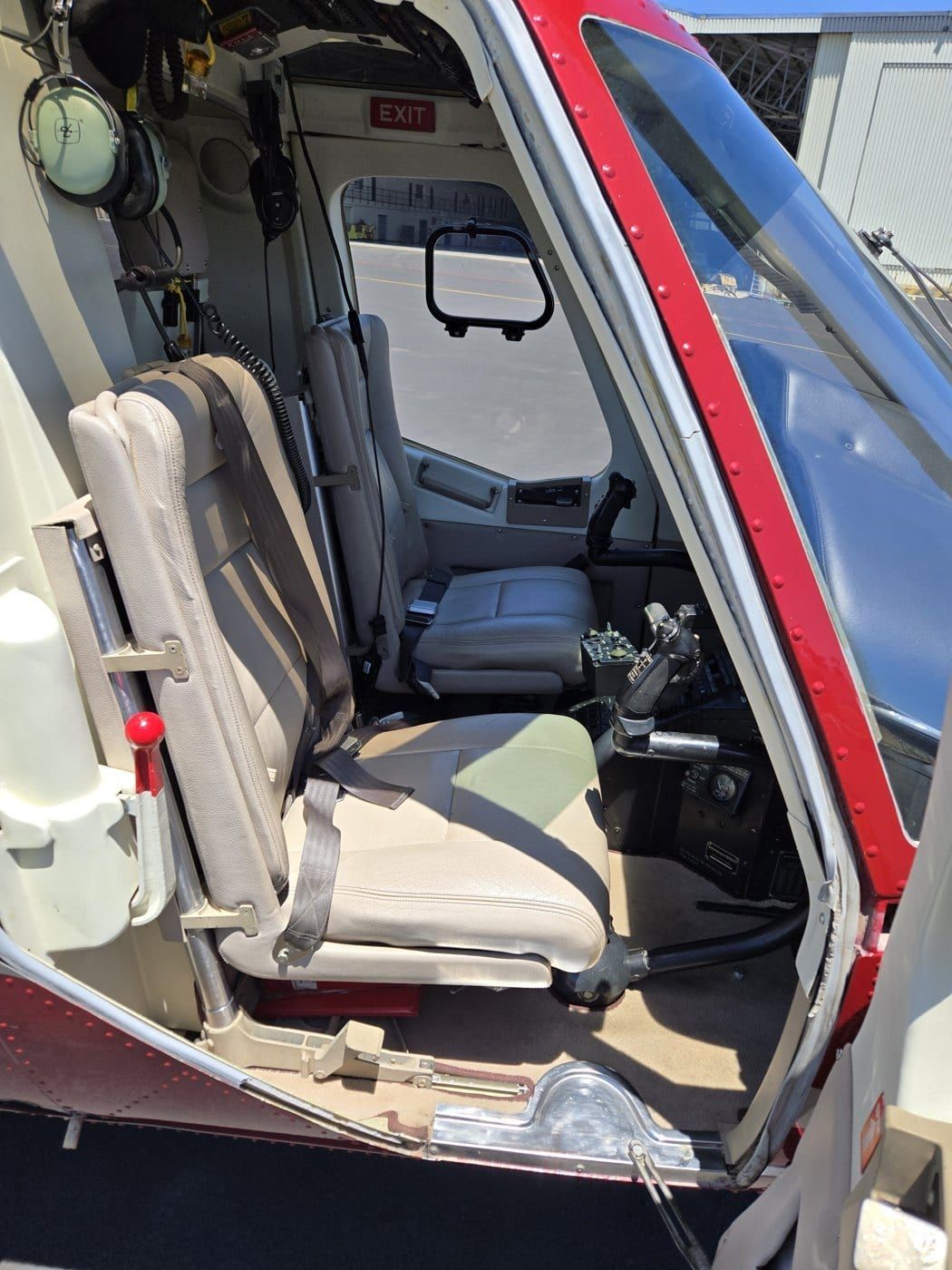 1992 Bell 230: Crew seats