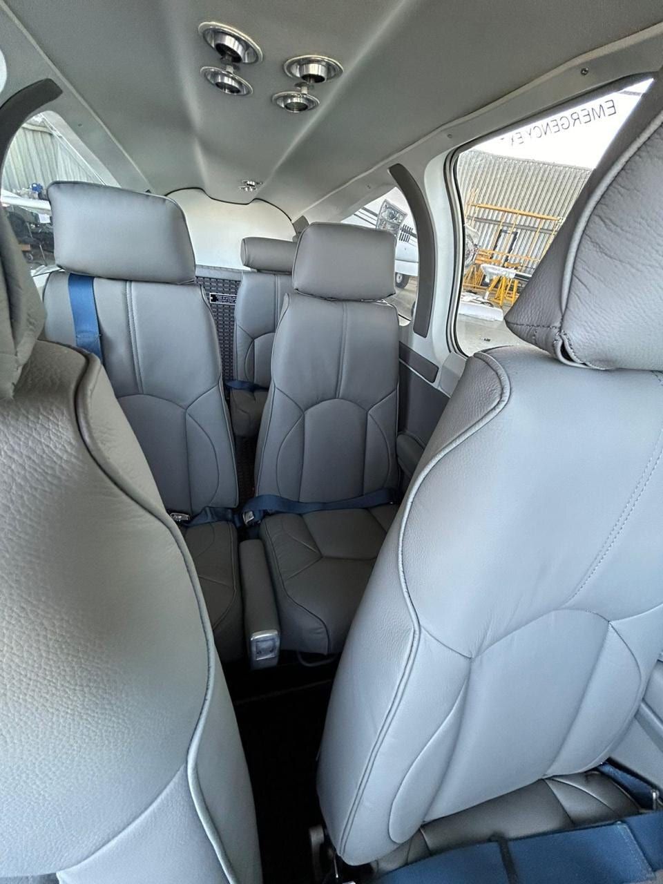 1991 Beechcraft F33A Bonanza: Cabin – rear seats