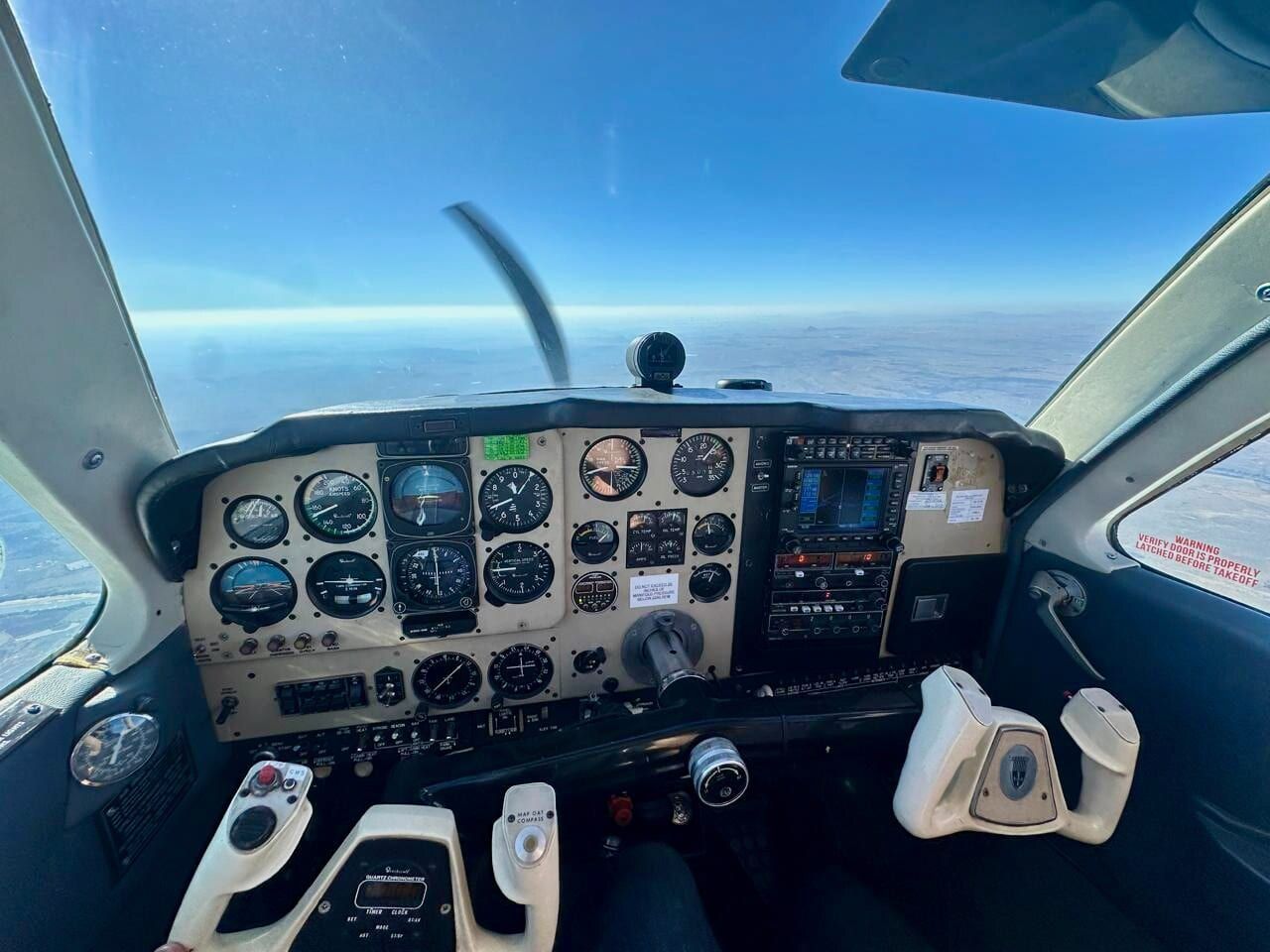 1991 Beechcraft F33A Bonanza: Flight deck – Garmin GNS 530