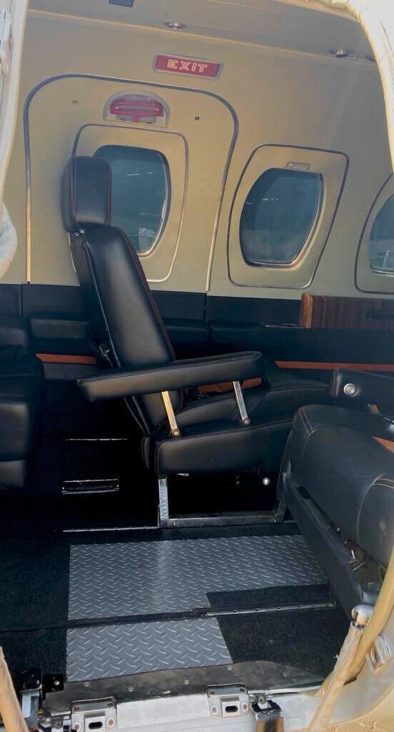1977 Cessna Citation C500: Cabin – forward