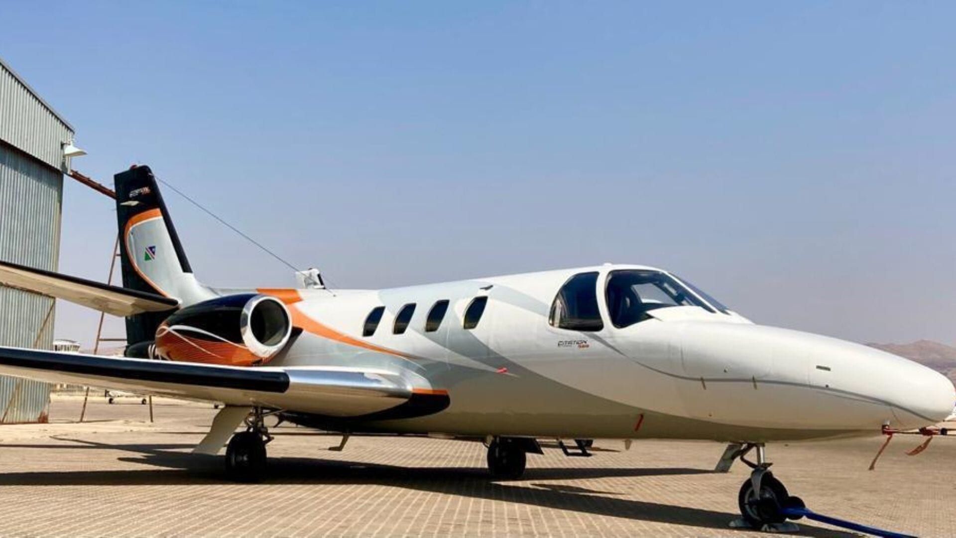 1977 Cessna Citation C500: Front quarter