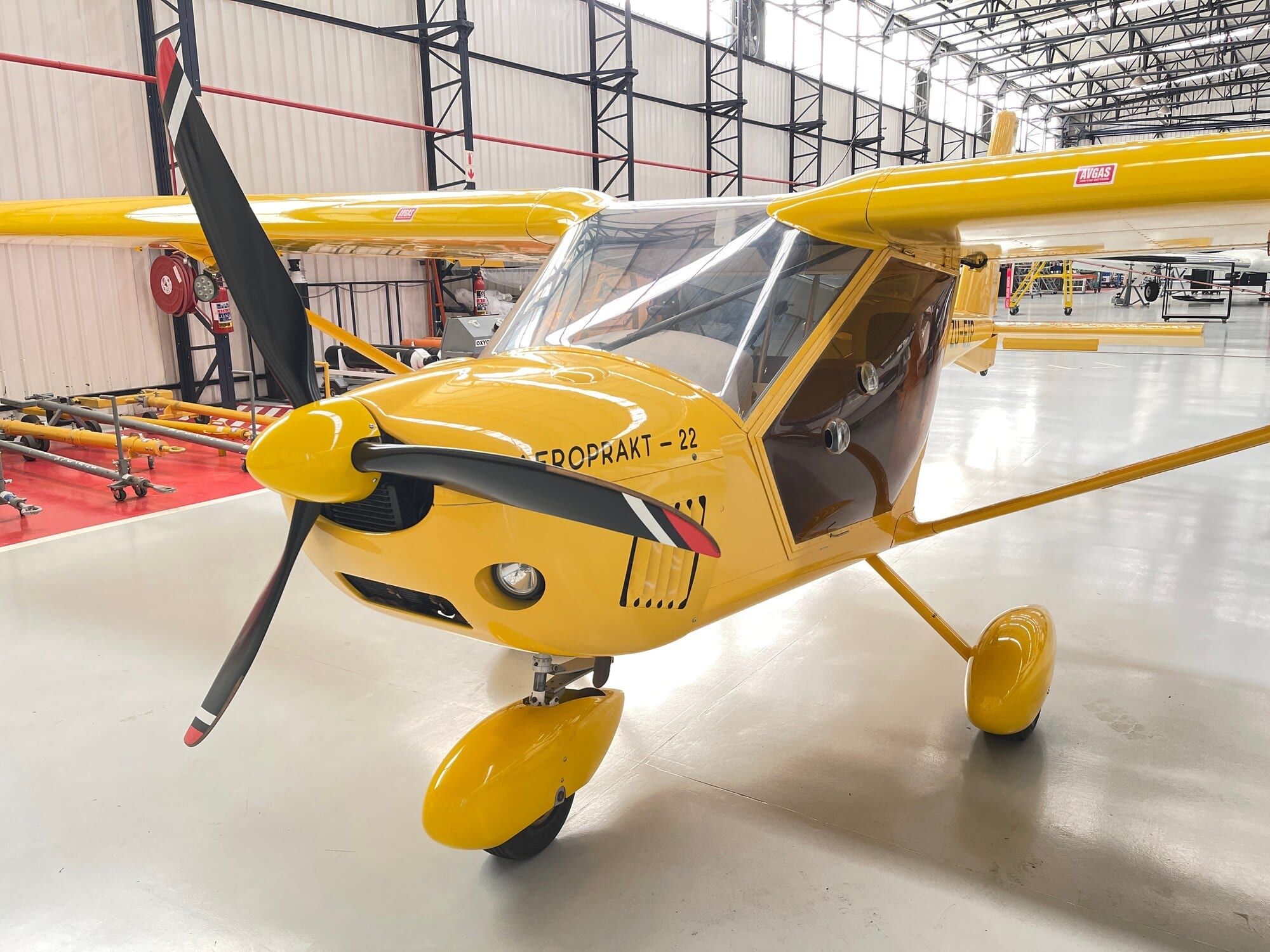 2006 Aeroprakt A22 Foxbat: Cowling and propeller