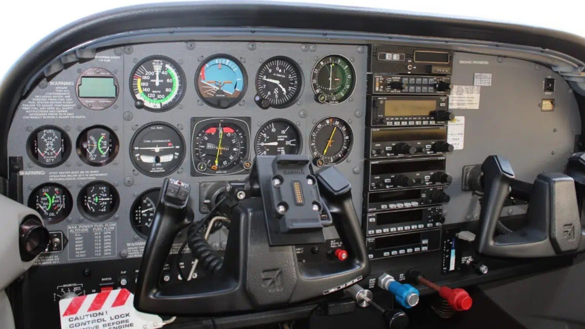 1999 Cessna 182S Skylane: Flight deck – Bendix/King IFR suite