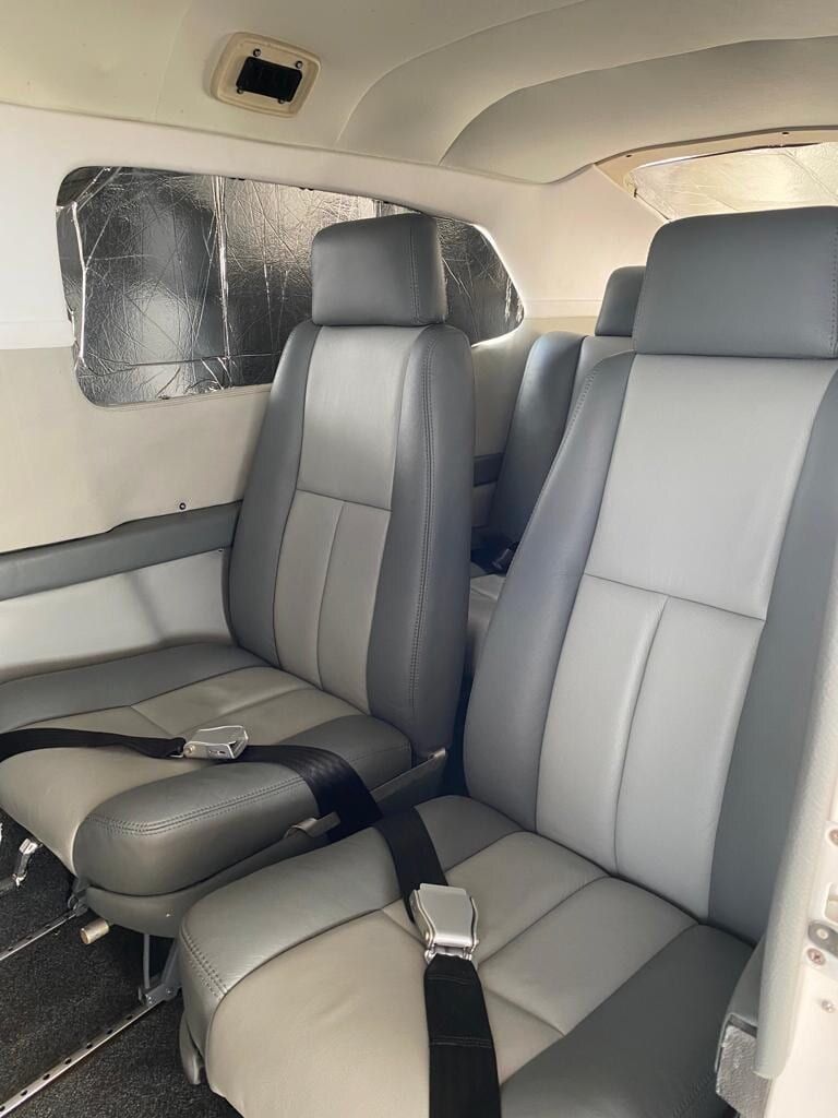 1982 Cessna T210N Centurion II: Cabin – leather seats