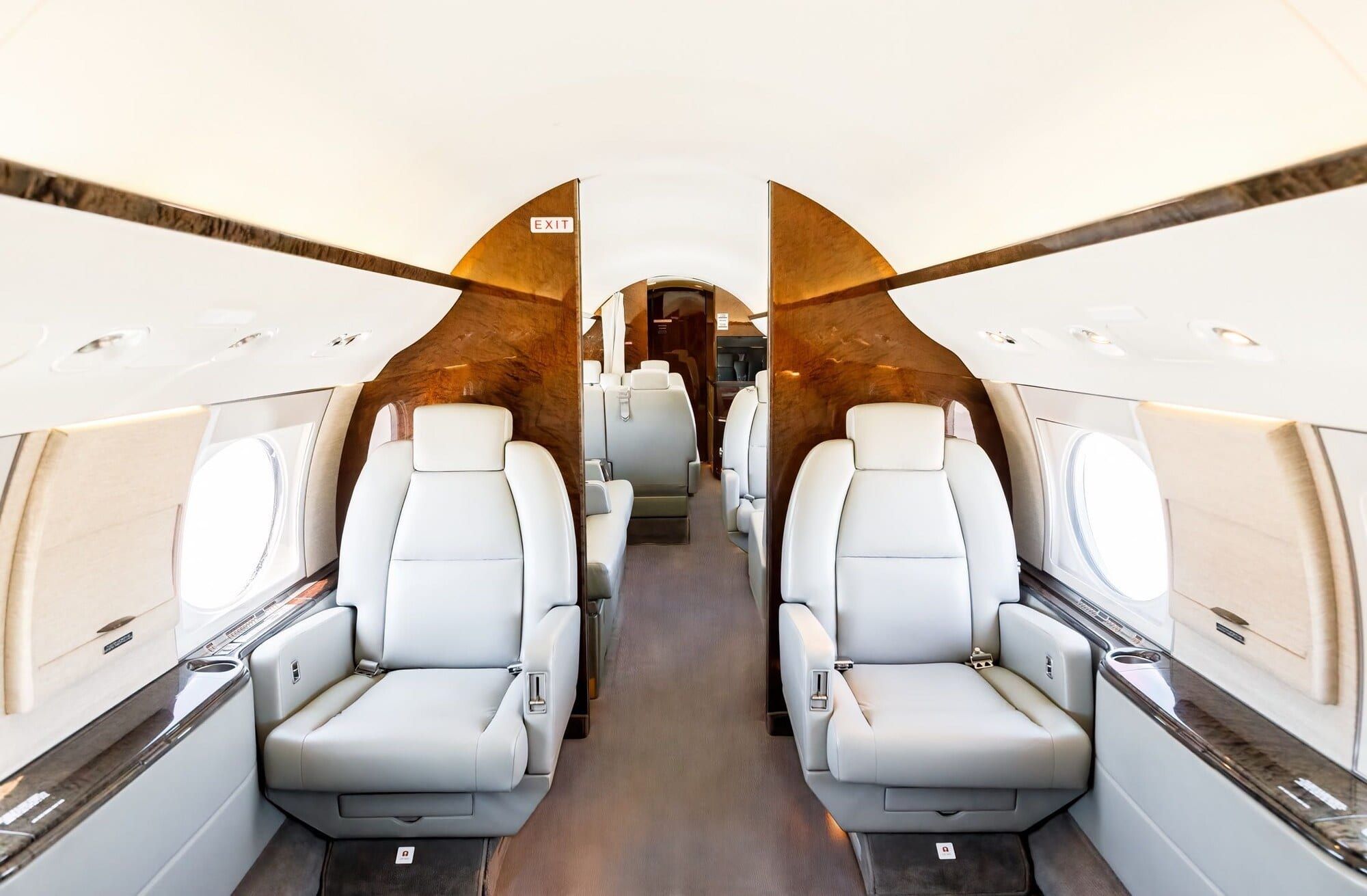1997 Gulfstream GV: Forward cabin – club seating