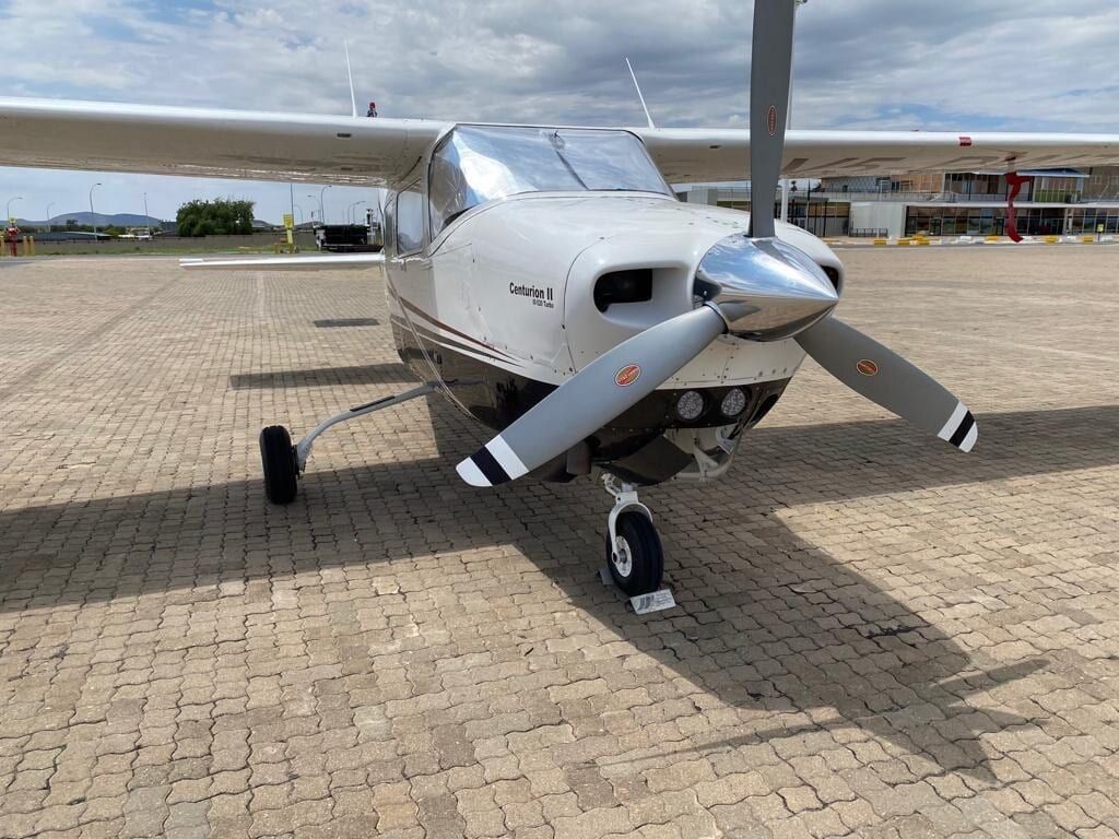 1982 Cessna T210N Centurion II: Nose and propeller
