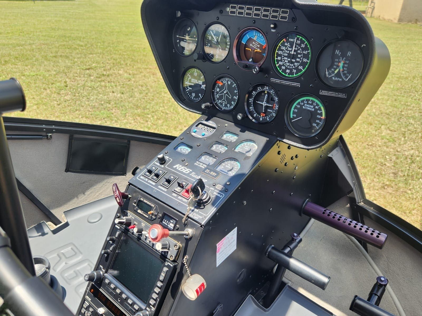 2010 Robinson R44 Raven II: Centre console