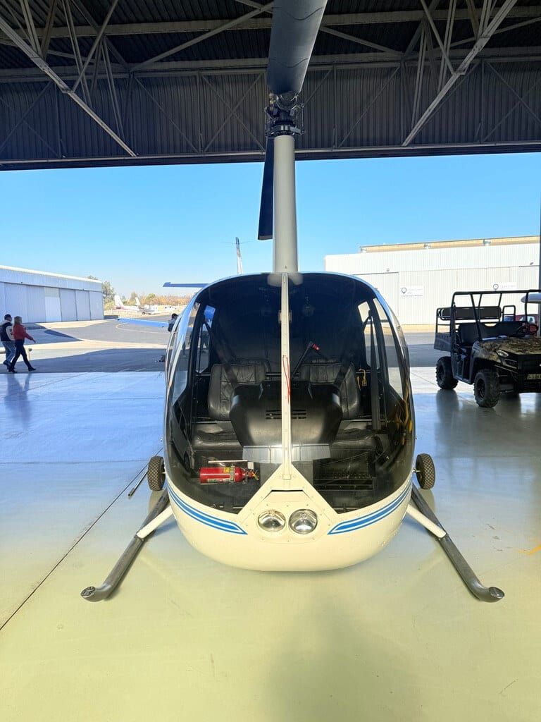 2010 Robinson R44 Raven II: Front