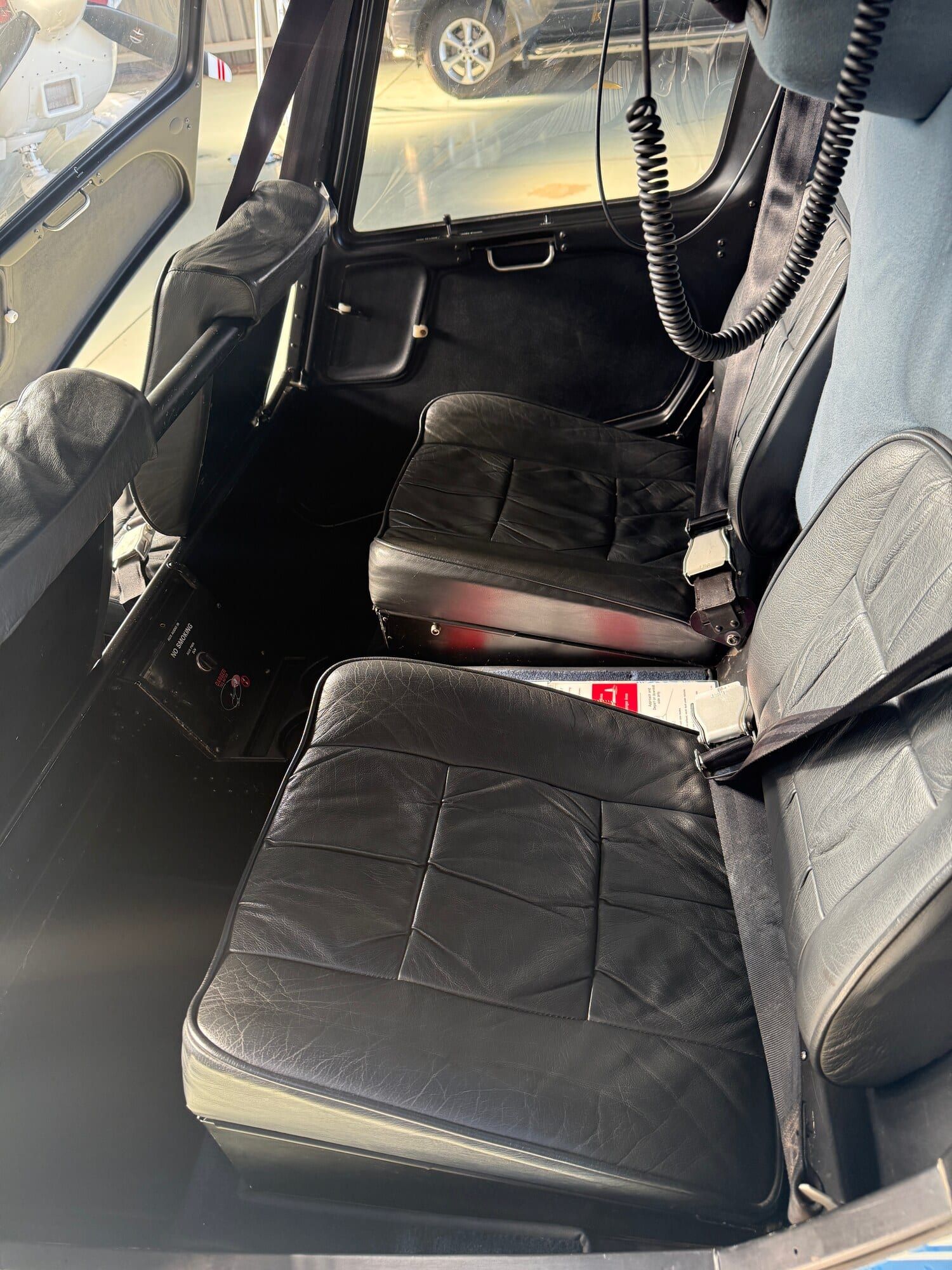 2010 Robinson R44 Raven II: Cabin – leather seats