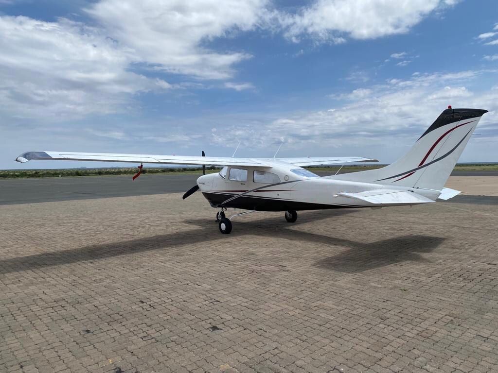 1982 Cessna T210N Centurion II: Rear quarter